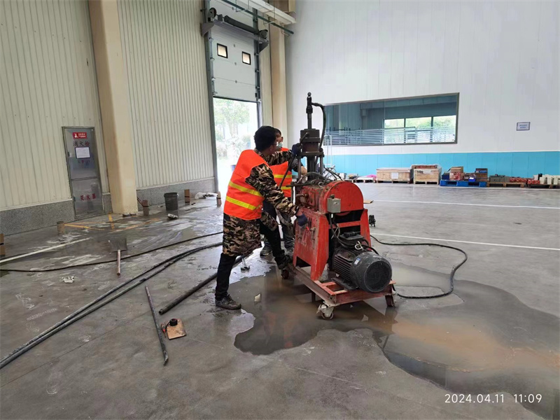 黑河厂房地面下沉塌陷注浆加固施工